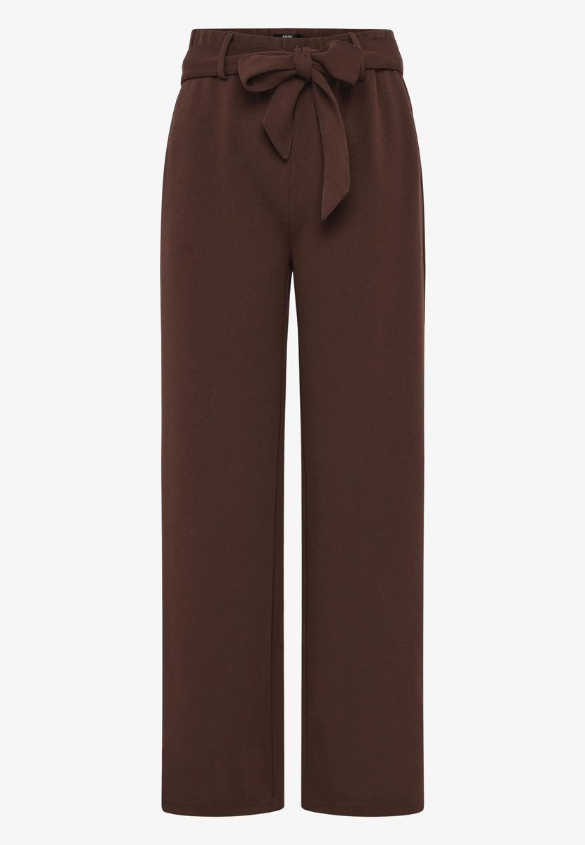 Weite Hose mit Bindegürtel