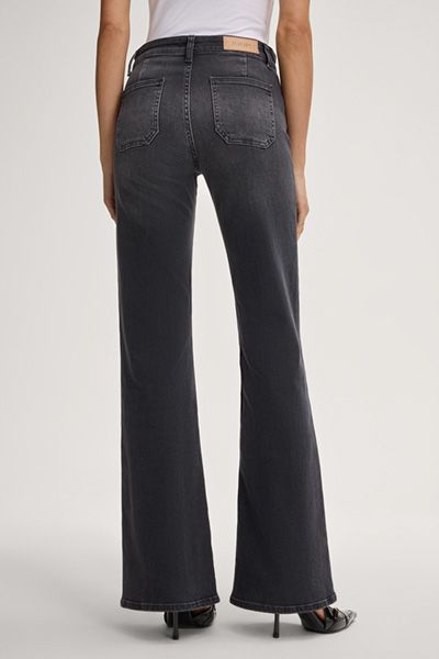 High-Waist Bootcut-Jeans mit Patch-Taschen