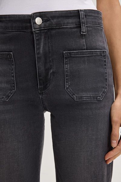 High-Waist Bootcut-Jeans mit Patch-Taschen