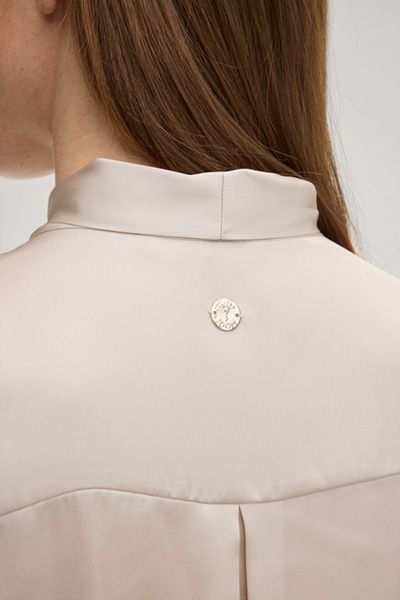 Elegante Satinbluse mit Schluppe