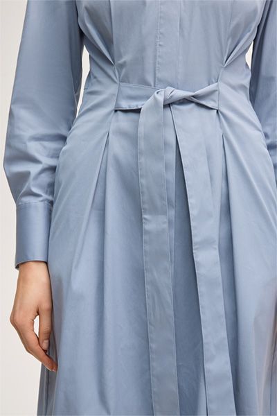 Gürtel-Hemdblusenkleid in Midi-Länge