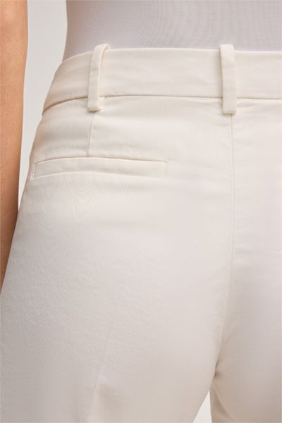 Baumwollshorts mit Bundfalten und Umschlag