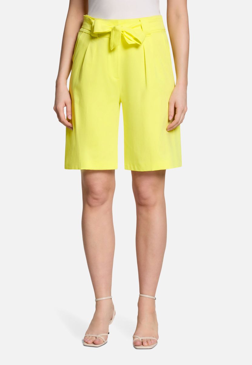 High-Waist-Shorts mit Bundfalten