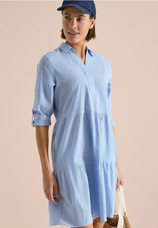 Gestuftes Seersucker-Hemdblusenkleid