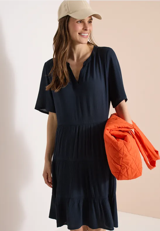 Strukturiertes Midi-Stufenkleid aus Krepp
