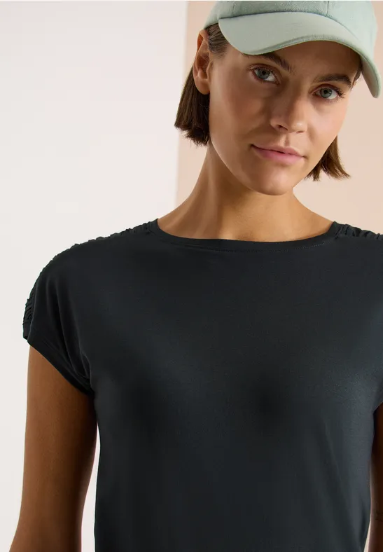 Kurzarmshirt mit U-Boot-Ausschnitt und Raffung
