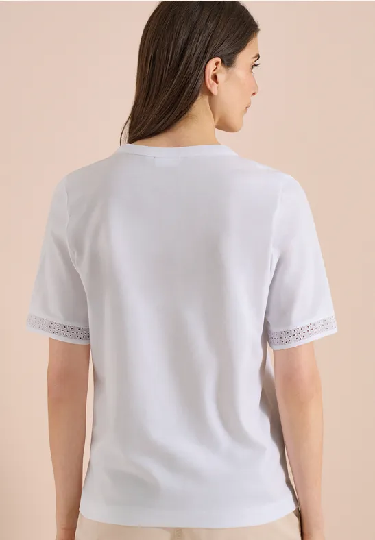 T-Shirt mit Schlitz-Ausschnitt und Häkelbordüre