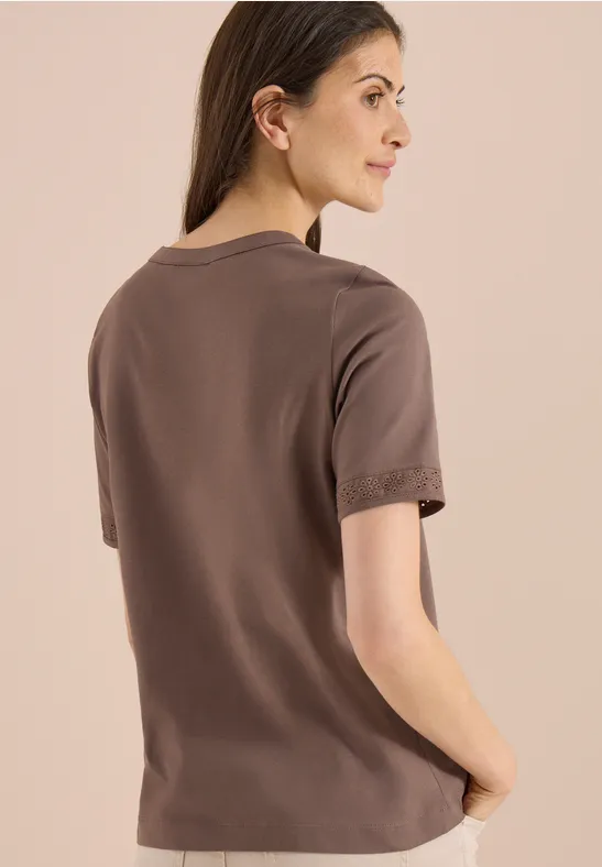 T-Shirt mit Schlitz-Ausschnitt und Häkelborte