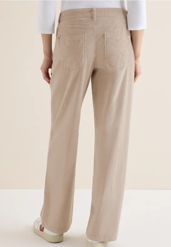 Weite Cordhose mit hohem Bund