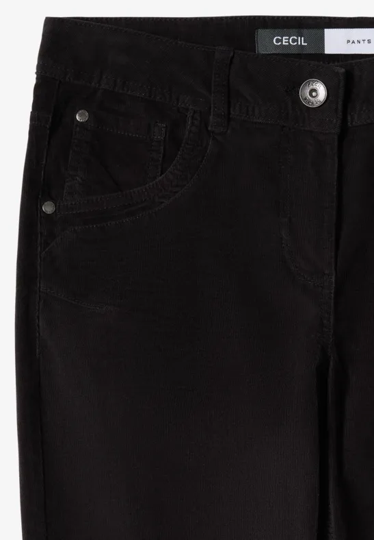 Slim-Fit Cordhose aus Feincord