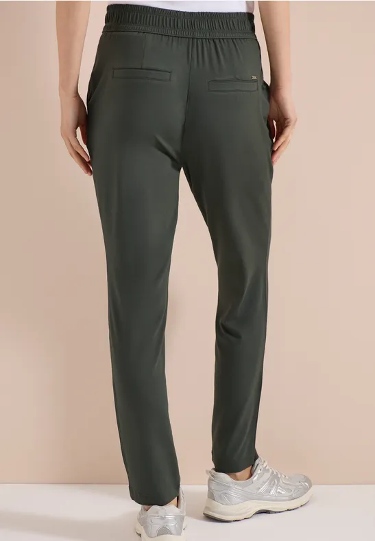 Lässige Jerseyhose mit schmalem Bein