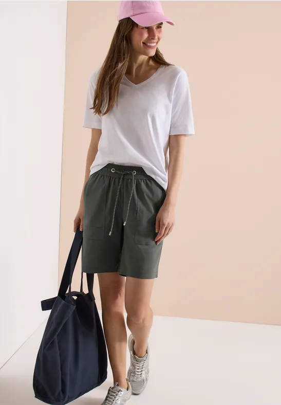 Weit geschnittene Shorts mit geradem Bein