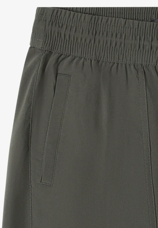 Weit geschnittene Shorts mit geradem Bein
