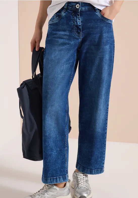 Loose-Fit Wide Leg Jeans