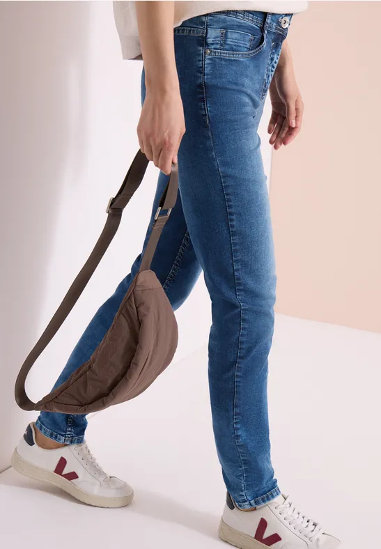 High Waist Slim Leg Jeans