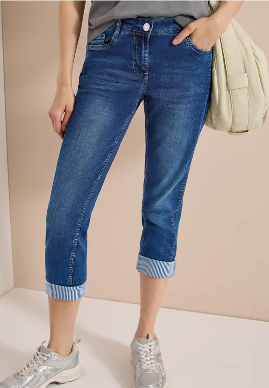 Legere Straight Leg Cropped Jeans