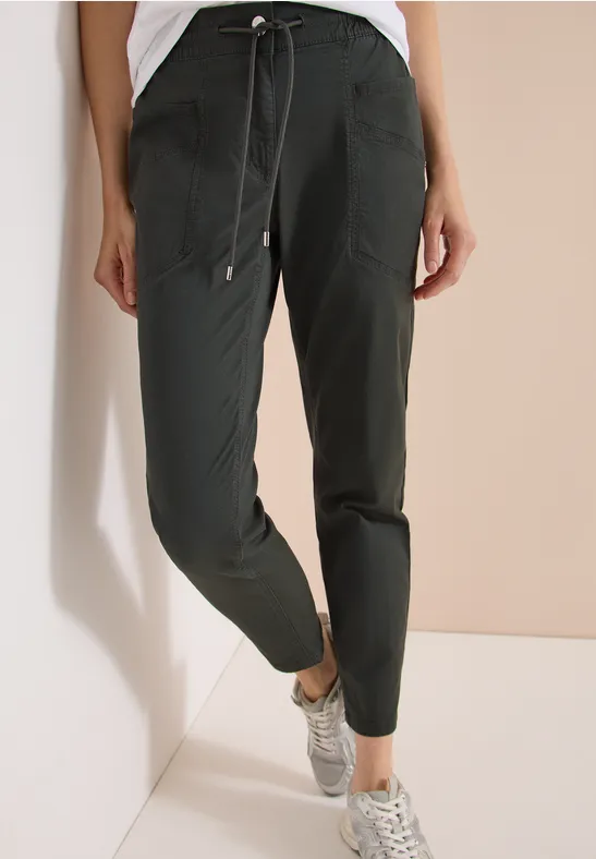 Slim Leg Chelsea Style Hose