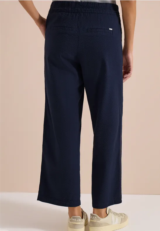 Weite Seersucker-Hose mit Kordelzug