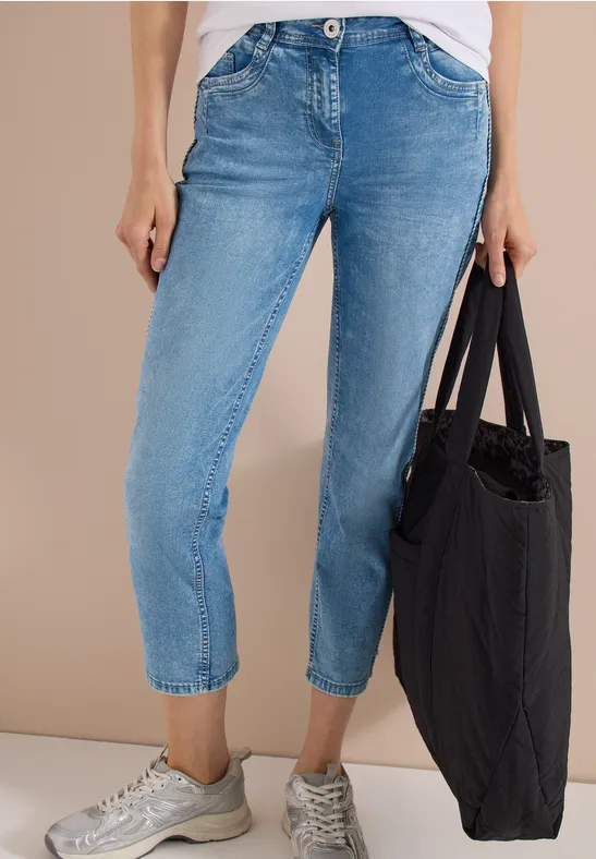 High-Waist Straight Leg Slim Jeans