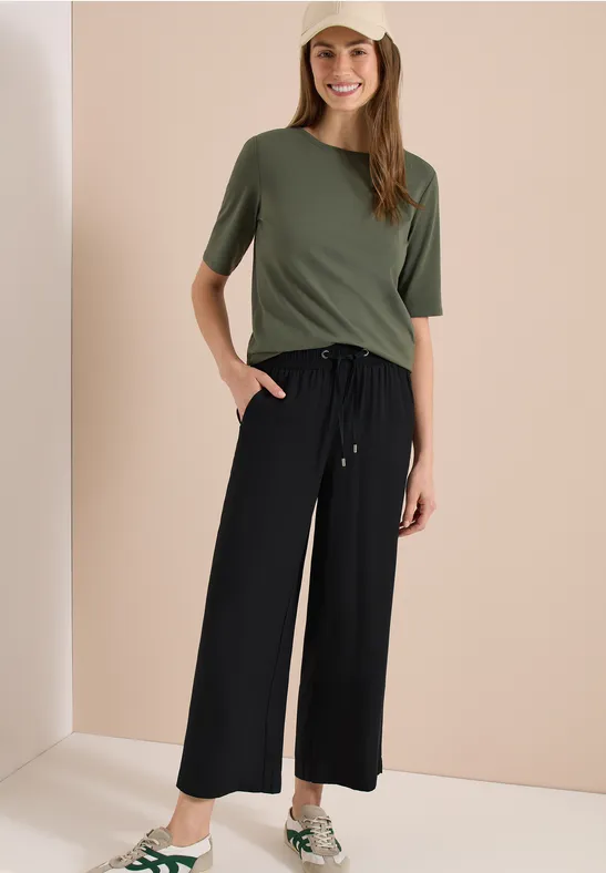 Fließende Wide-Leg High-Waist Hose