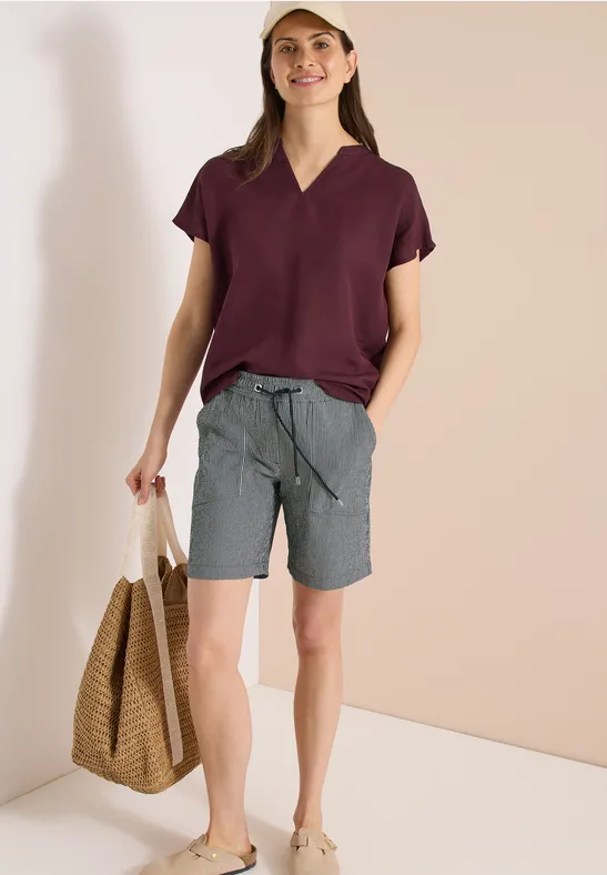 Gerade geschnittene Seersucker-Shorts mit Streifen