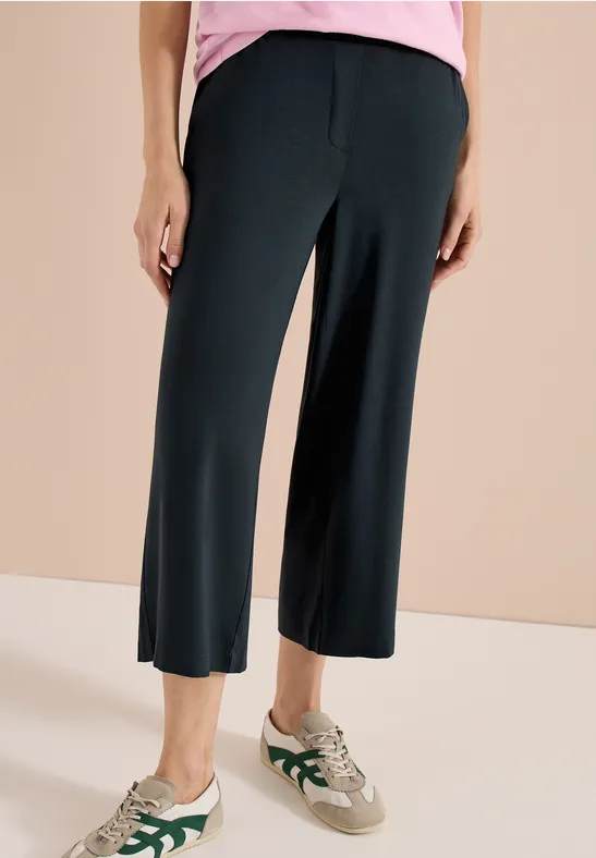 Fließende High-Waist Culotte mit weitem Bein