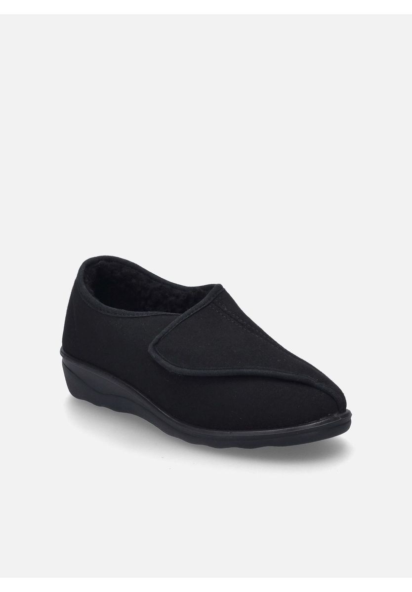 Gemütliche plüschgefütterte Komfortschuhe