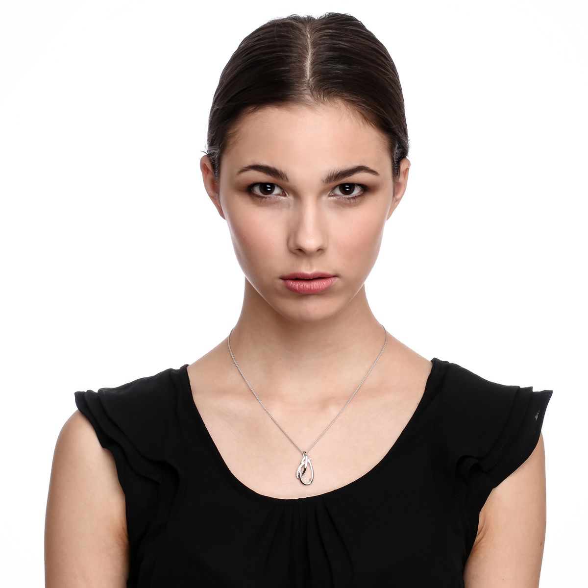 Elegante Halskette mit verschlungenem Anhänger