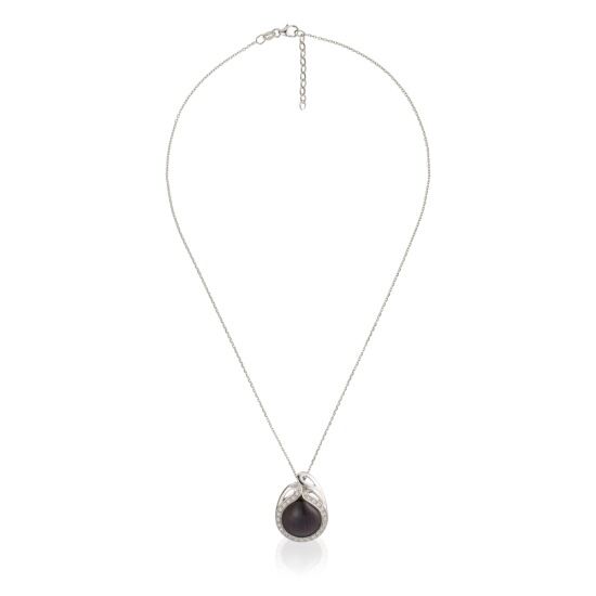 Elegante Halskette mit Tropfenanhänger