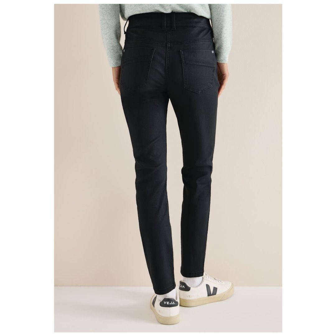 Beschichtete Slim Fit Hose Leder-Optik