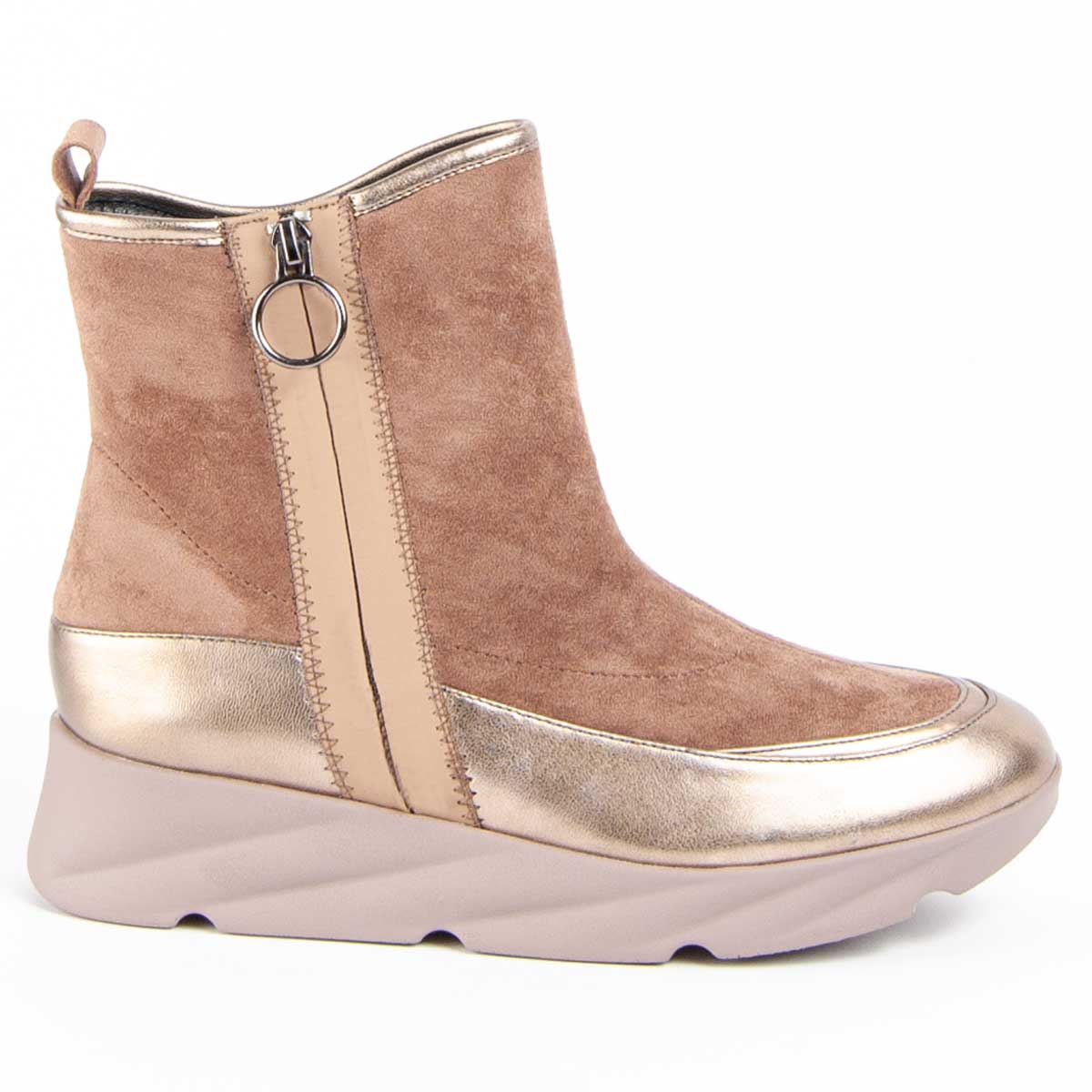Keilstiefeletten mit Metallic-Details aus Wildleder