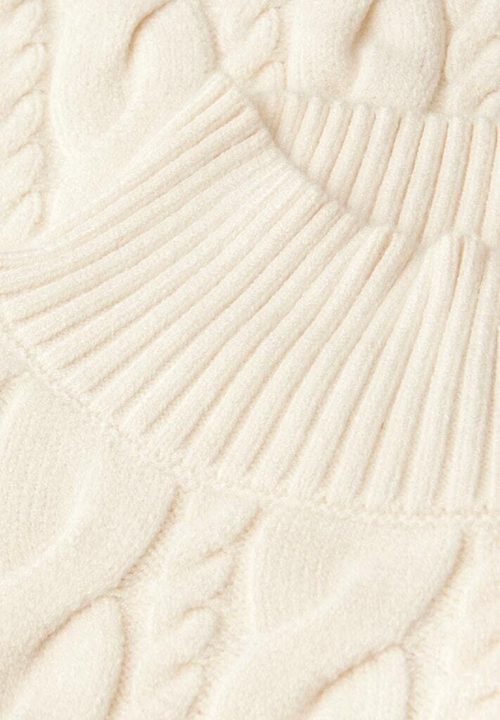 Klassischer Zopfmuster-Rollkragenpullover
