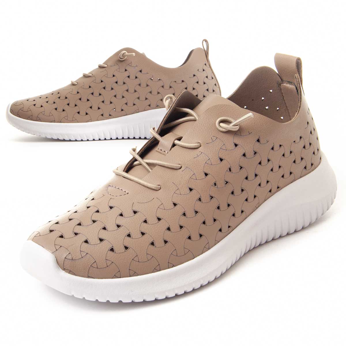 Sneaker mit Laser-Cut Lochmuster