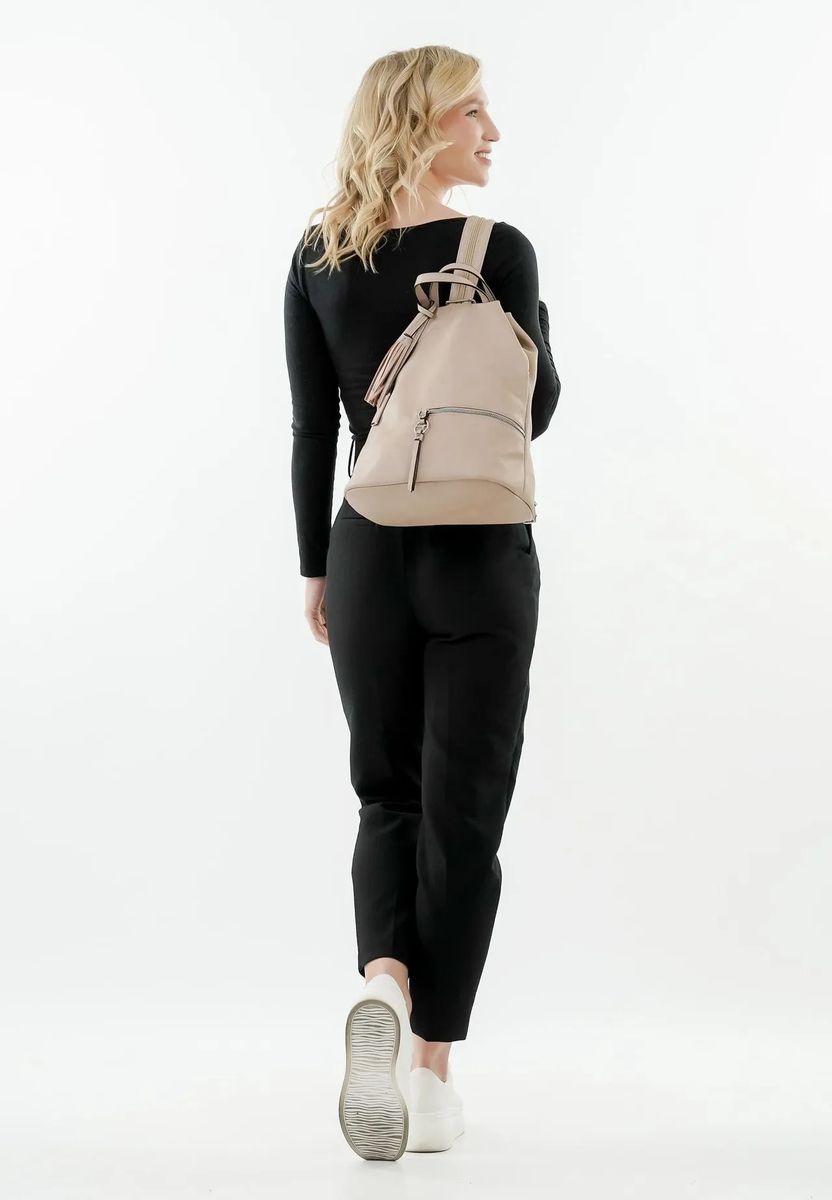 Weicher Kunstleder-Rucksack mit Quaste