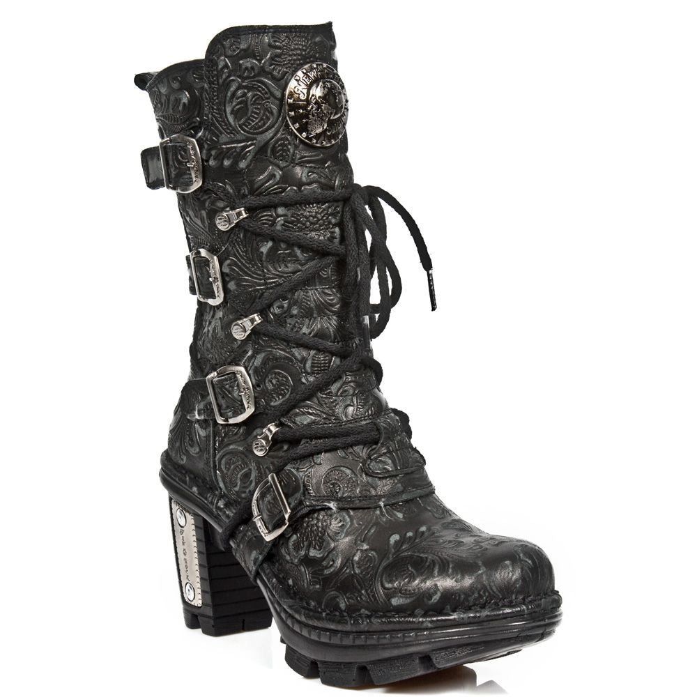 Gothic-Stiefel mit Blumenprägung und Schnallen