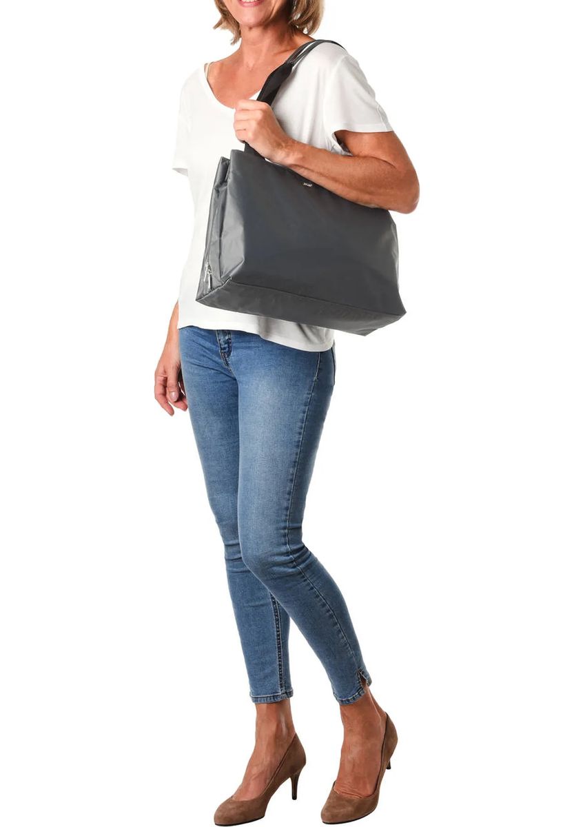 Minimalistischer Shopper aus strapazierfähigem Nylon