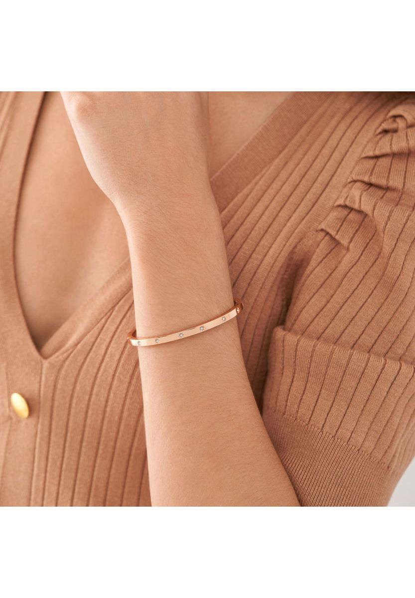 Eleganter Armreif mit Sternenbesatz