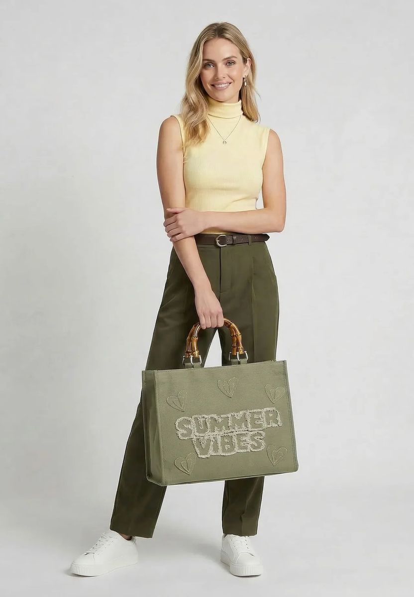 Bestickter Canvas-Shopper mit Bambusgriffen