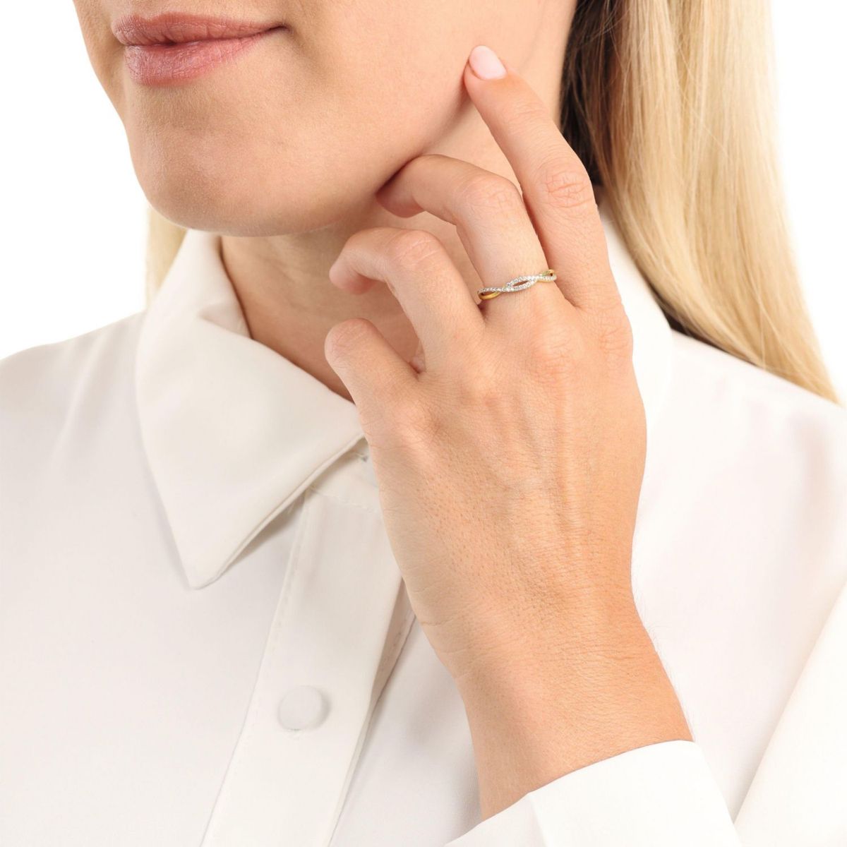 Funkelnder Ring in Wickeloptik Gold