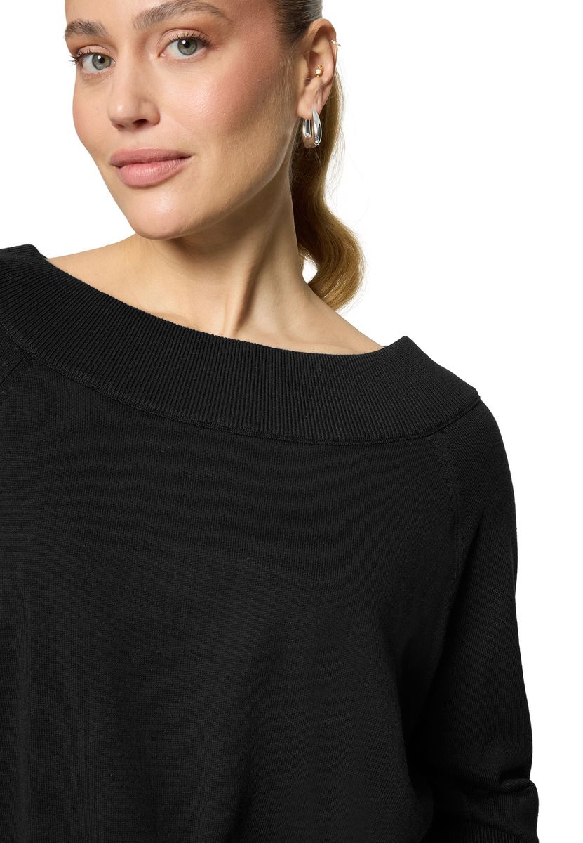 Eleganter Strickpullover mit Carmenausschnitt