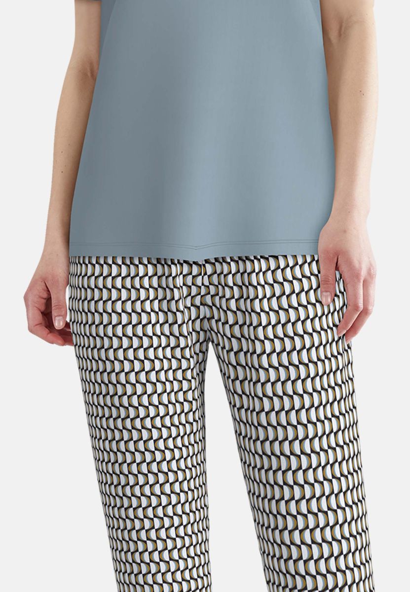 Weiches Pyjama-Set mit V-Ausschnitt