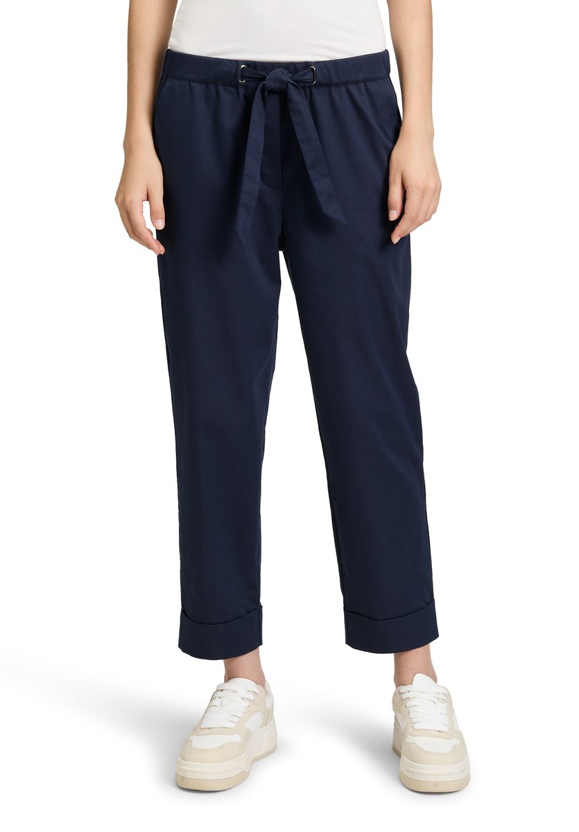 Knöchellange Hose mit geradem Bein und Bindegürtel