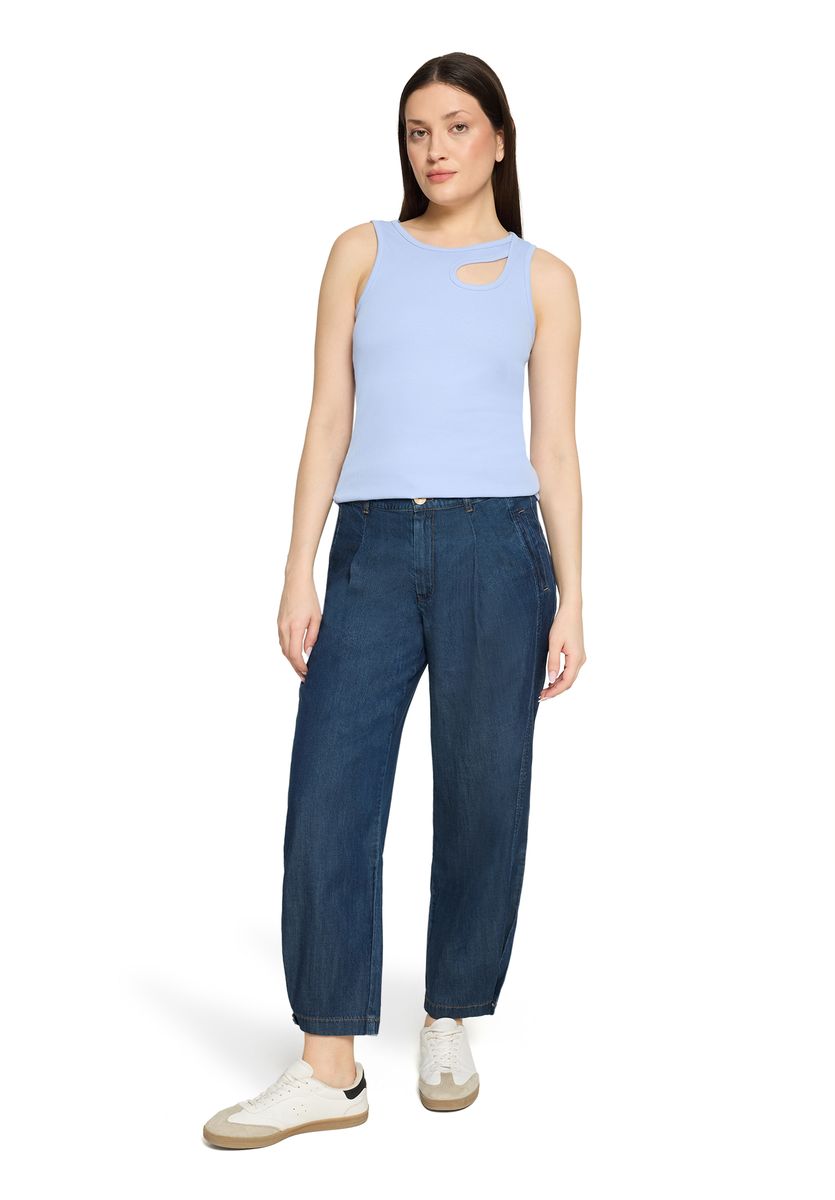 Geripptes Tanktop mit Cut-out