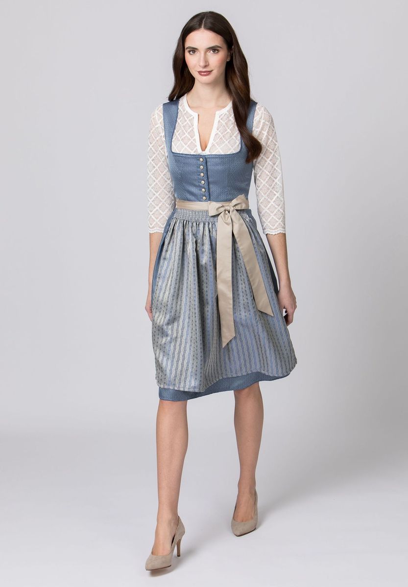 Traditionelles Jacquard-Dirndl mit Schürze