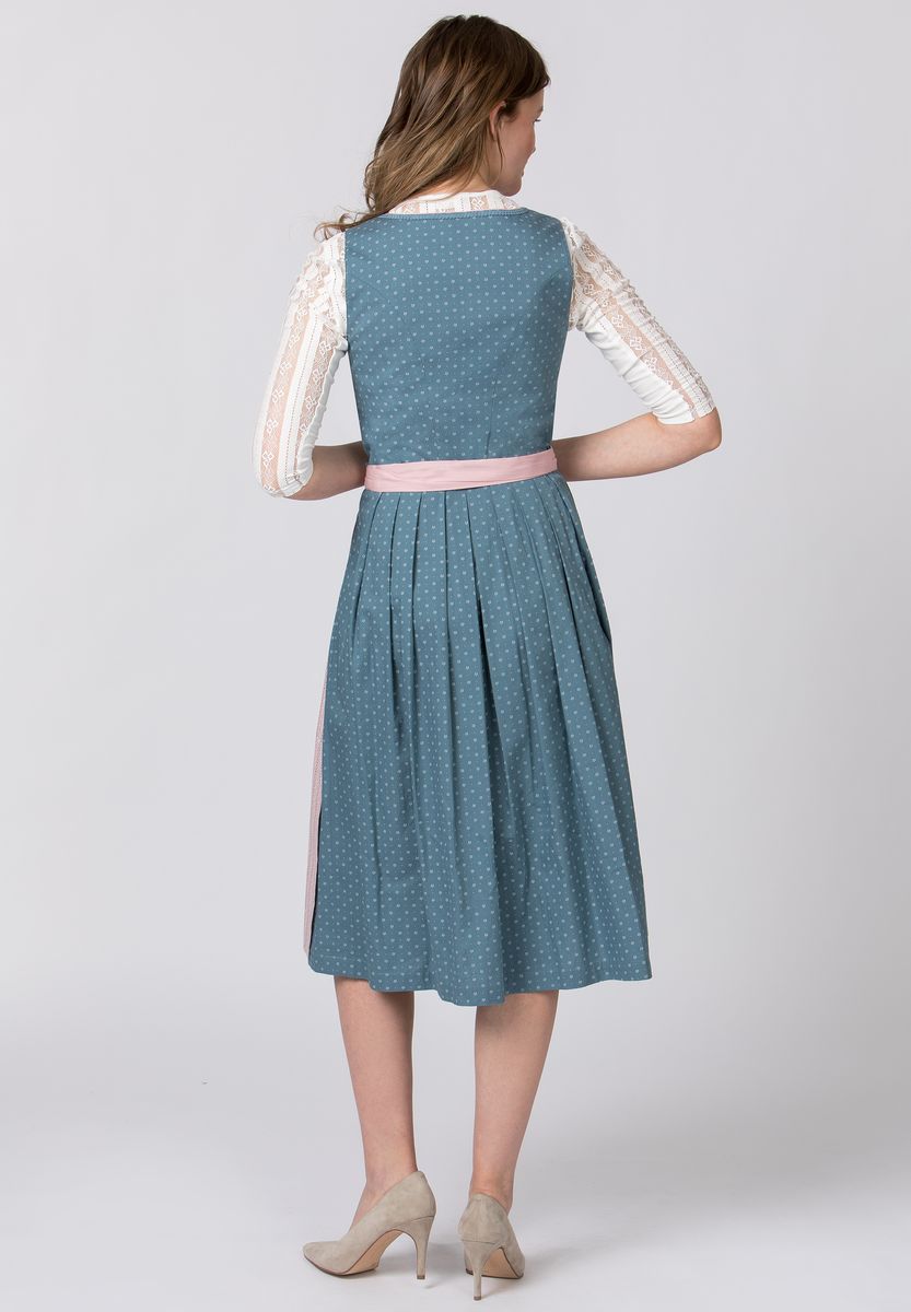 Traditionelles Dirndl mit gestreifter Schürze