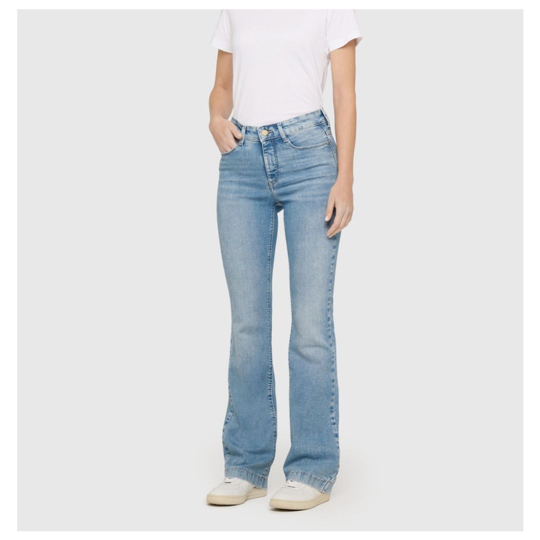 Formende Bootcut-Jeans mit mittlerer Leibhöhe