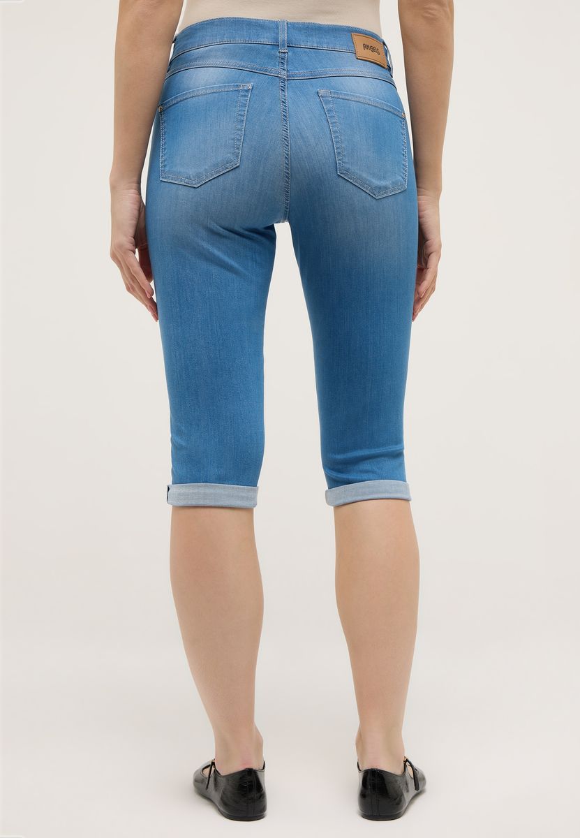 Schmal geschnittene Denim Capri-Jeans