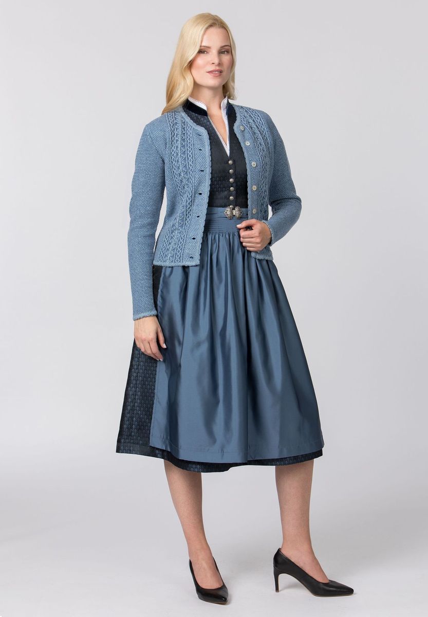 Klassische Strickjacke mit Zopfmuster