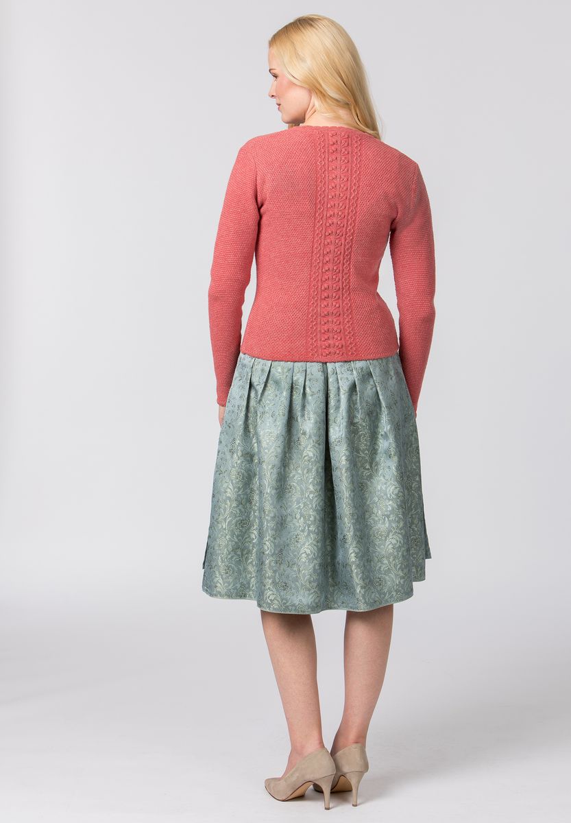 Taillierte Trachtenstrickjacke mit Zopfmuster