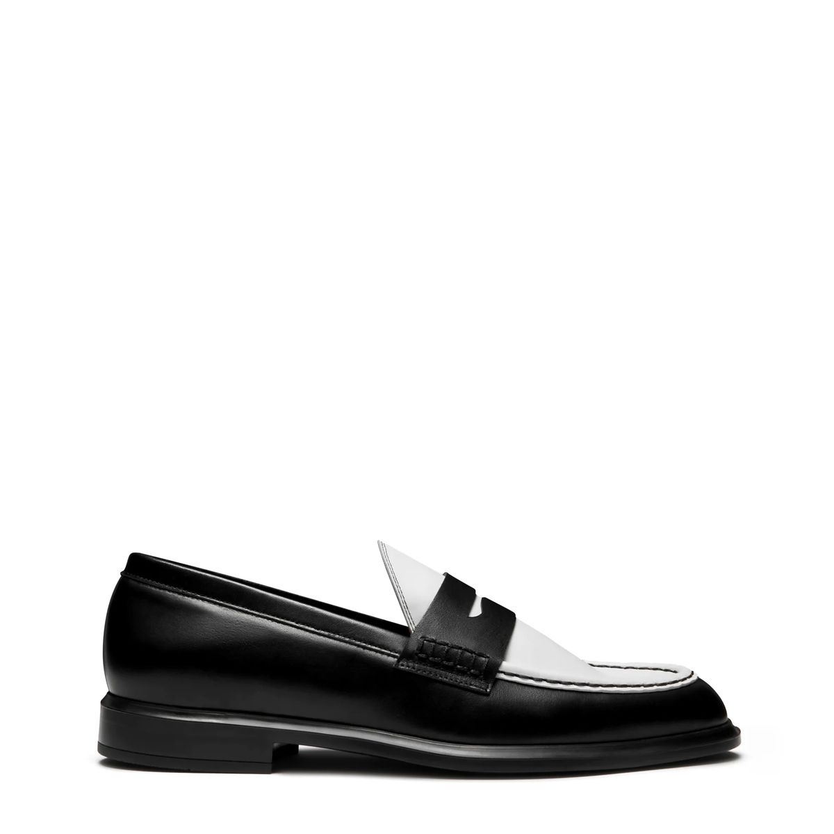 Klassische zweifarbige Penny-Loafer